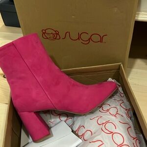 Fun boots NWT